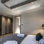 Awesome Home In Brzac * Brzac
