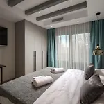 Awesome Home In Brzac 펜션 Brzac