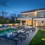 Awesome Home In Brzac Brzac