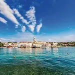 펜션 Awesome Home In Brzac Brzac