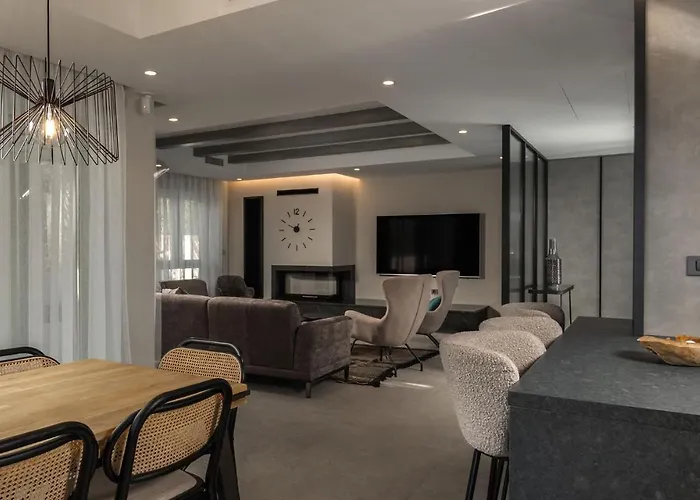 Stunning Home In Brzac Brzac