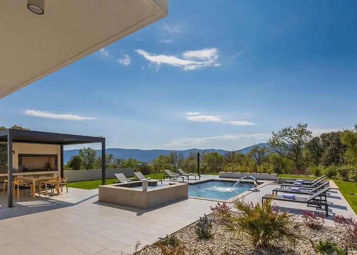 Stunning Home In Brzac Casa de Férias Brzac