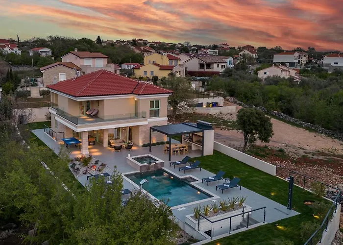 Stunning Home In Brzac Brzac