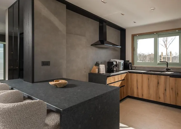 Stunning Home In Brzac Casa de Férias