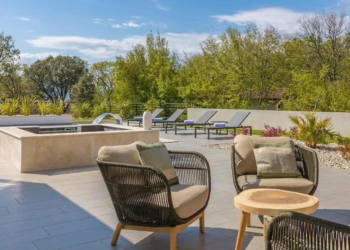 Stunning Home In Brzac *