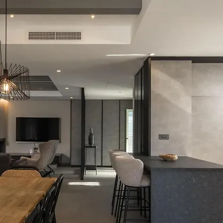 Stunning Home In Brzac Feriehus