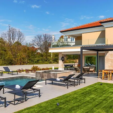 Stunning Home In Brzac Brzac