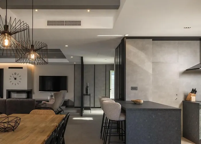 Stunning Home In Brzac Σπίτι διακοπών