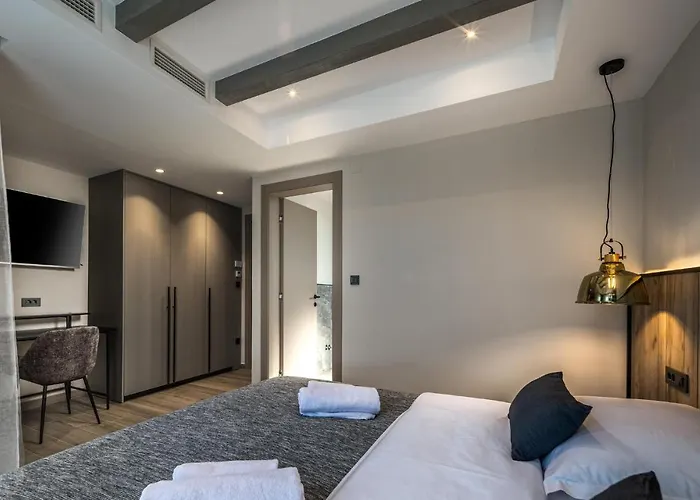 Stunning Home In Brzac * Brzac