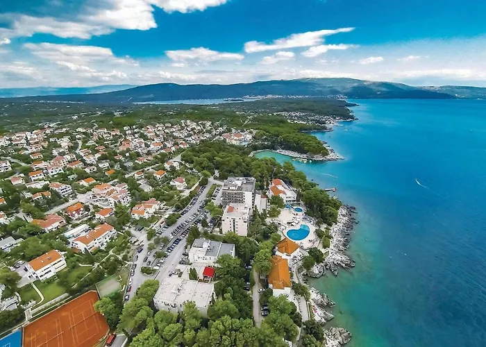 Stunning Home In Brzac * Brzac