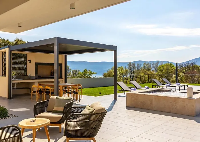 Stunning Home In Brzac *